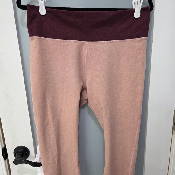 Fabletics Light Pink & Burgundy Cropped Leggings β Size XL β Cute & Comfy! π - Picture 1 of 8